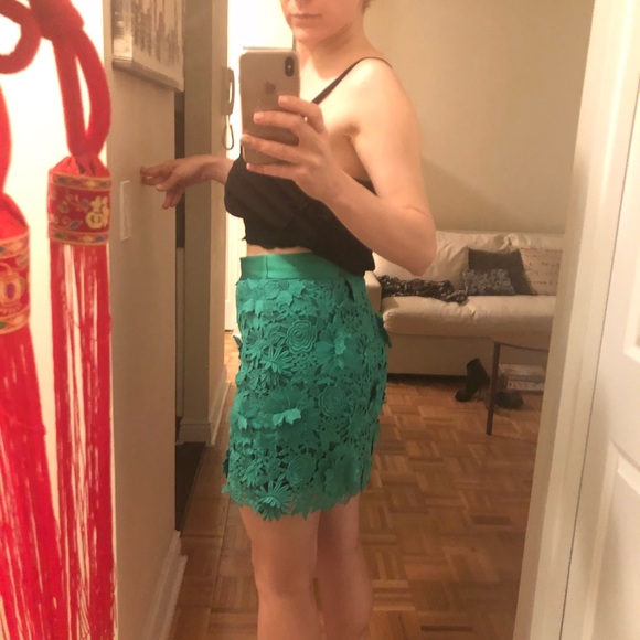 Milly mini skirt silk flower green Sz 4 Like new - Picture 7 of 7
